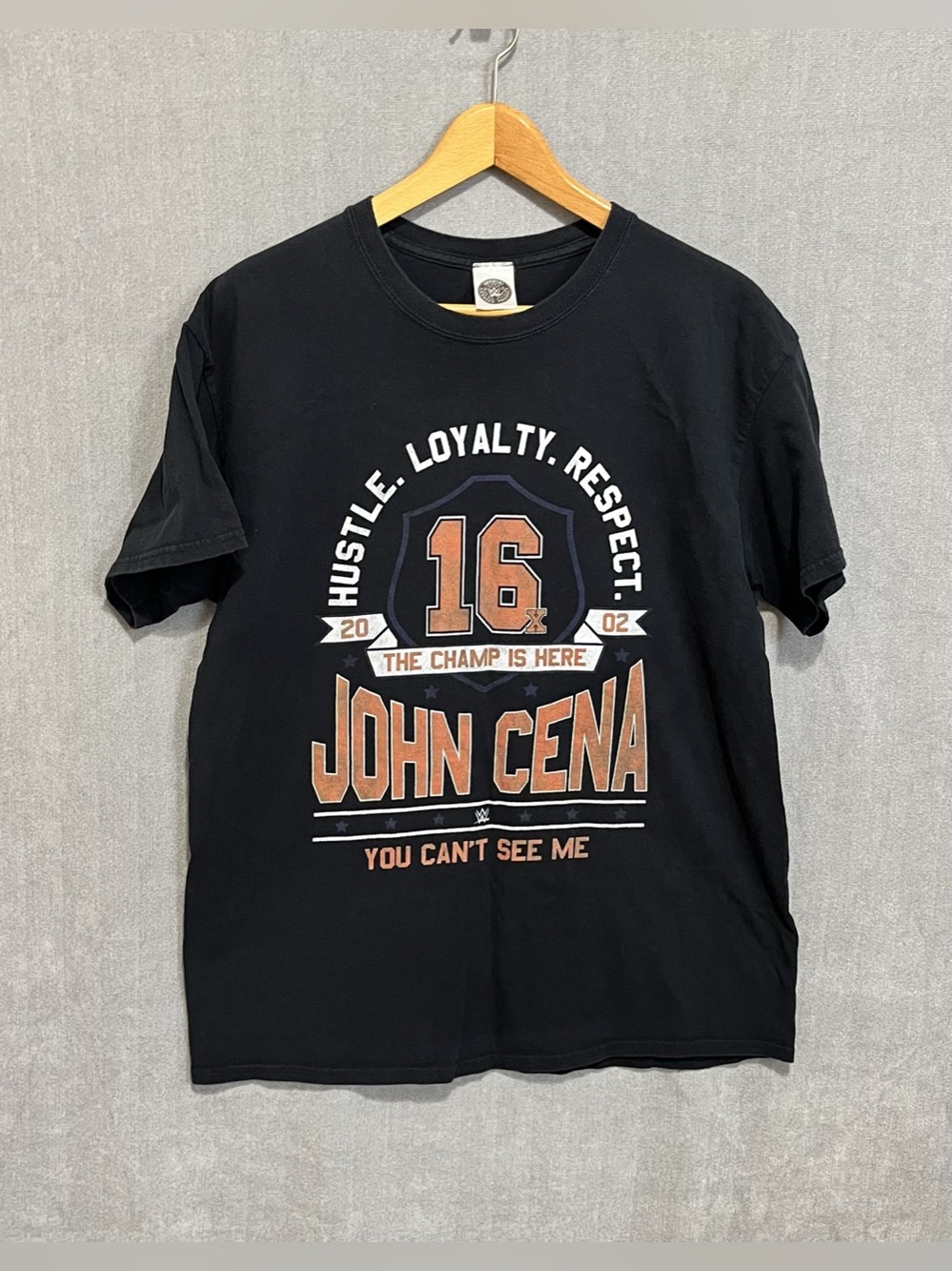 WWE John Cena Official ‘The Champ Is Here’ Retro Graphic T-Shirt Size Large
